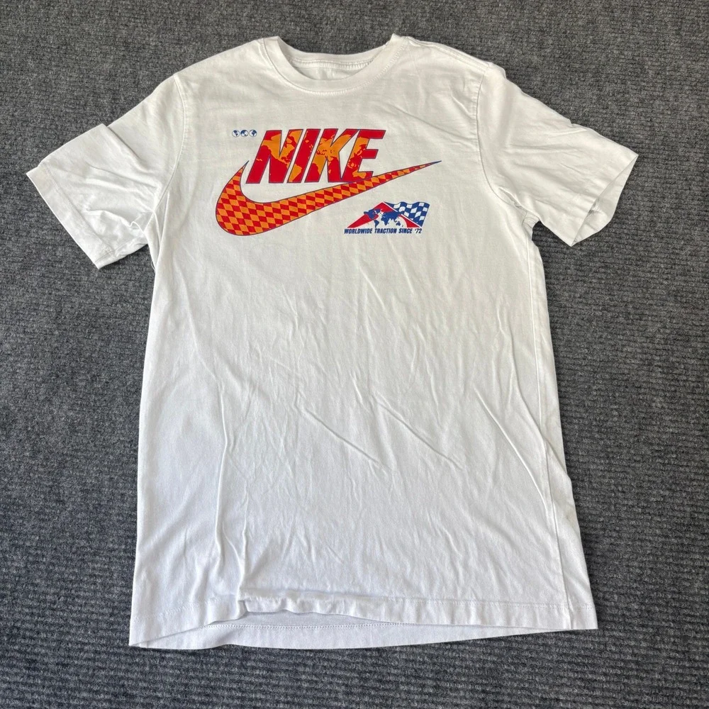 Nike Worldwide Traction Since 72 Graphic T-Shirt White Mens Medium Racing Swoosh